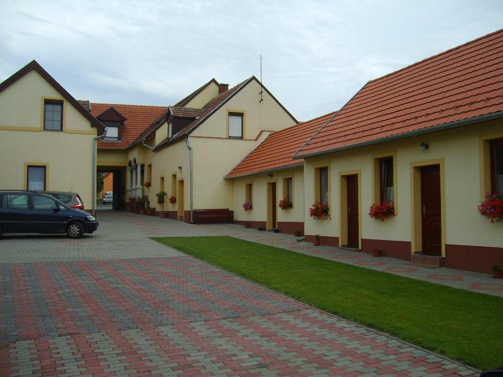 Bed and Breakfast Szuts Panzio Fertőrákos Esterno foto