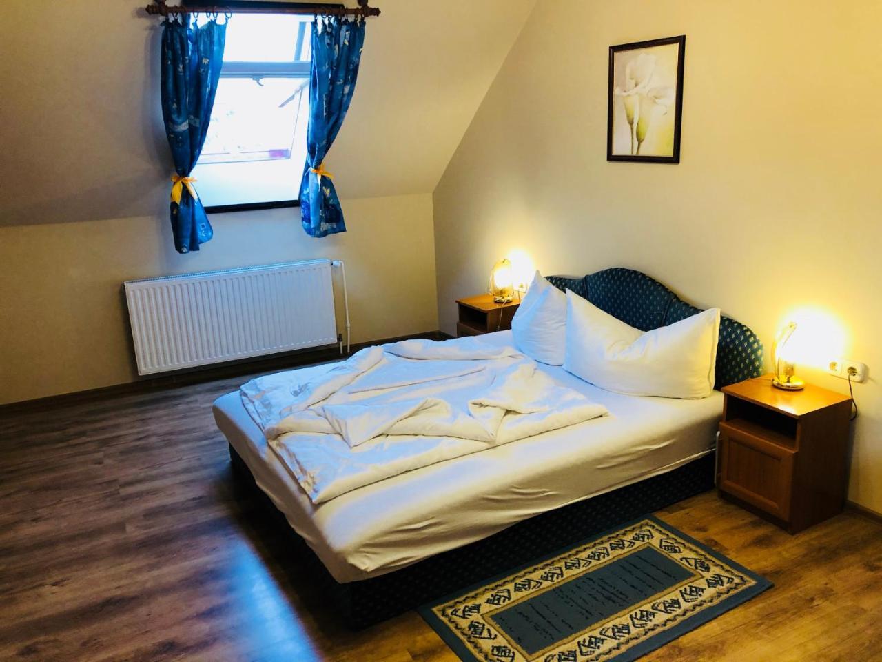 Bed and Breakfast Szuts Panzio Fertőrákos Esterno foto